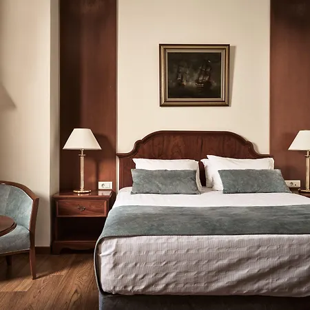 فندق Strada Marina 4*